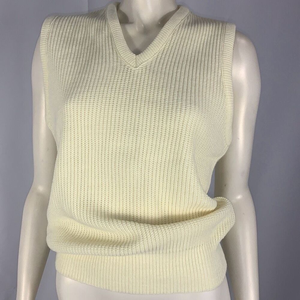 Vintage Pastel Yellow Acrylic Sweater Vest Size Small‎